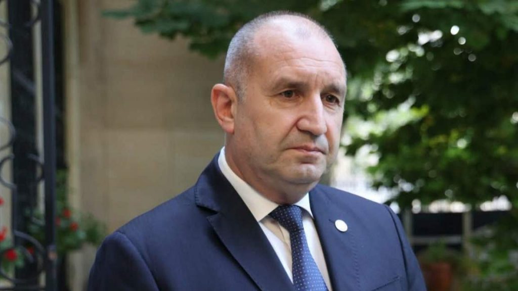 Радев отрече България да е поела нови ангажименти към Украйна