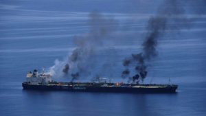 Украйна съобщи за удар по 12 руски танкера в Азовско море