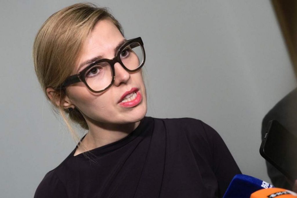 Министър Велислава Петрова: Никой не е подписвал никаква декларация