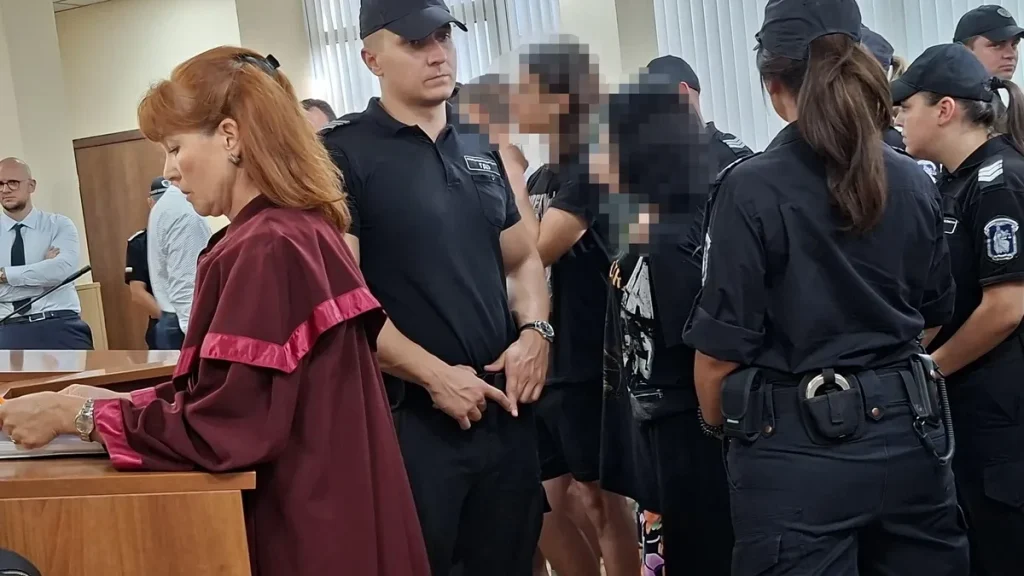 Съдът остави в ареста петимата тийнейджъри за бруталното убийство на Младежкия хълм в Пловдив