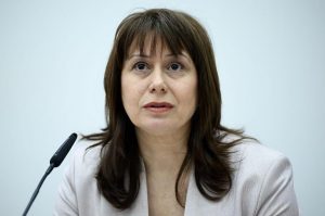 Омбудсманът Велислава Делчева сезира Конституционния съд заради промените в изчисляването на минималната заплата и стажа