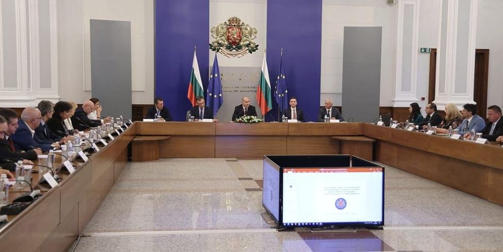 Правителството с мерки срещу сивата икономика и корупцията за излизане от „сивия списък“