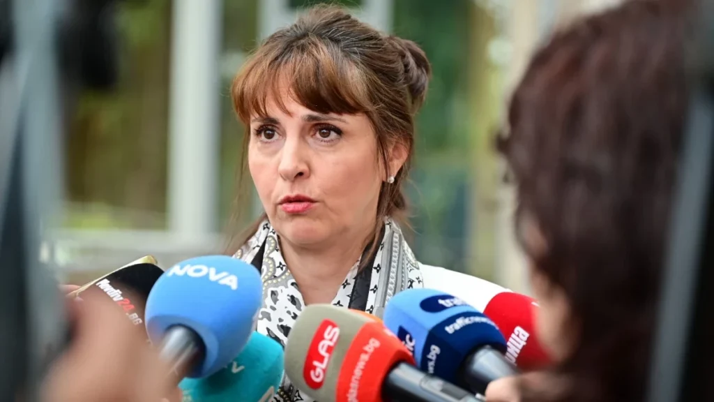 Министър Ефремова в Пловдив: Нужна е цялостна промяна в Закона за закрила на детето след трагедията на Младежкия хълм