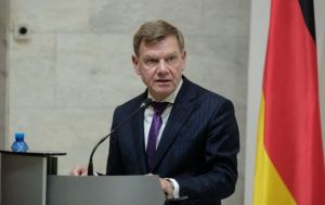 Нови руски въздушни удари срещу Украйна взеха жертви, германският външен министър пристигна в Киев