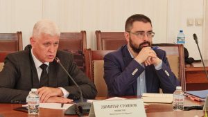 Парламентарната Комисия по отбрана одобри покупката на 7 минни ловци и промените по договора за „Страйкър“