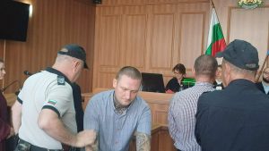 Лидерът на "Кръв и чест" остава в ареста, 800 € гаранция за 18-годишния Теодор