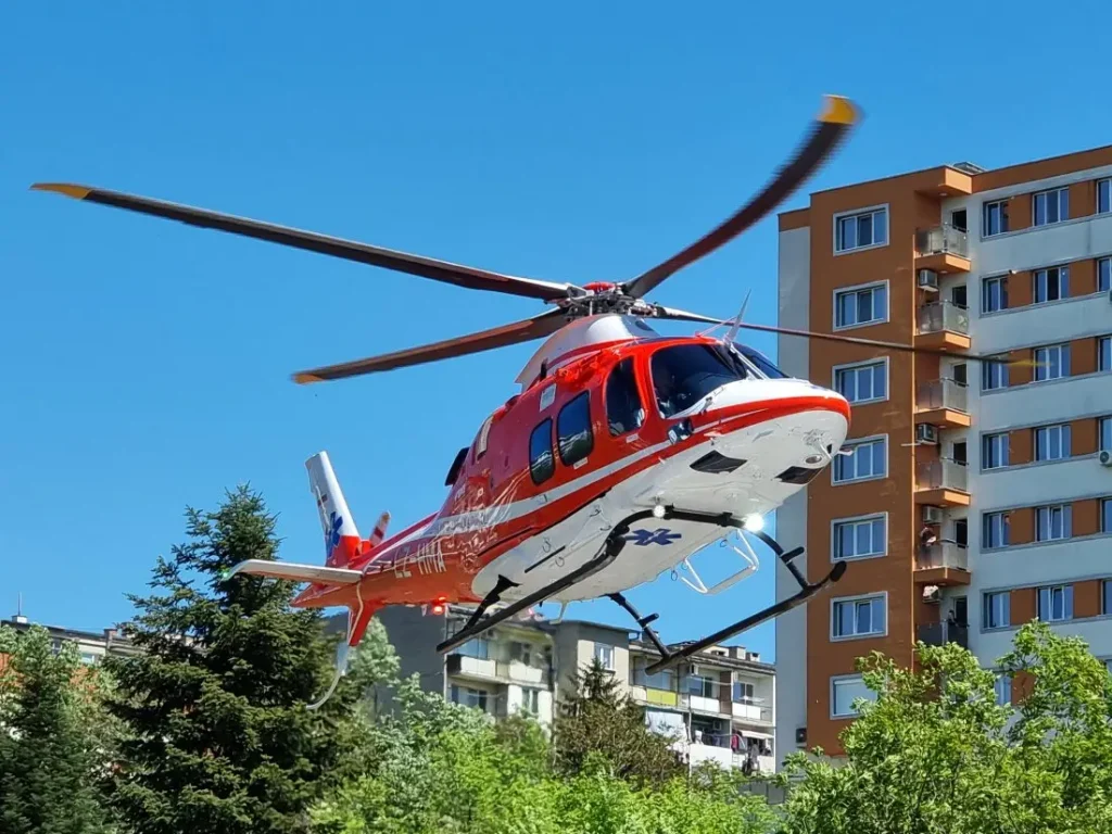 Жена е с 65% изгаряния, след като автомобил пламна на бензиностанция в Плевен