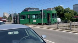 Трамвай по линия 8 дерайлира на бул. "Панчо Владигеров" в Люлин