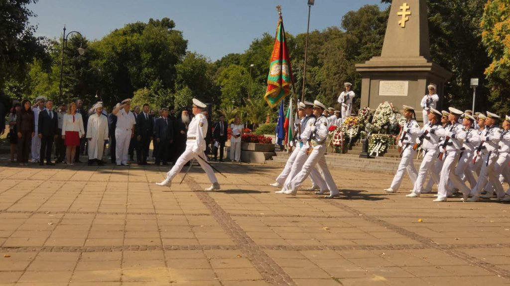 България отбелязва 141 години от Съединението с тържества в цялата страна