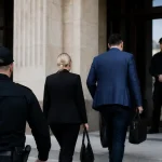 Заместник-кметът и секретар на Община Кърджали бяха задържани и освободени след сигнал за принуда