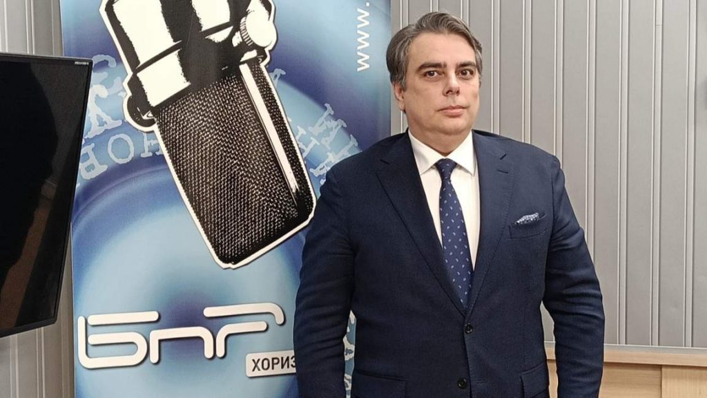 Асен Василев: Ако цената на горивата тръгне нагоре, сметките за парно ще станат двойни!