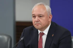 Демерджиев: С пари от поръчки за мантинели са плащани полети на Пеевски