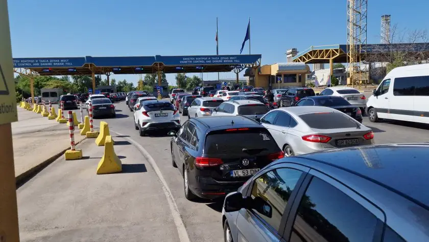 Румъния премахна таксата за Дунав мост, България още събира пари. Железопътната модернизация се отлага до 2030 г.