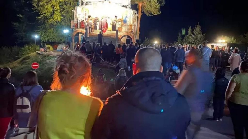 Хиляди поклонници се помолиха на Кръстова гора