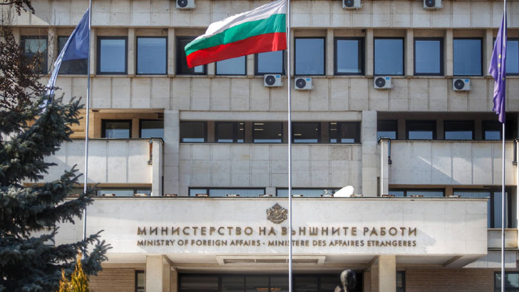 МВнР с остра реакция пред дипломатическия представител на РСМ заради недопуснат български депутат