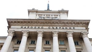 Премахва се продуктовата такса за моторните превозни средства