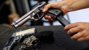 Осем ранени при стрелба край училище в Турция