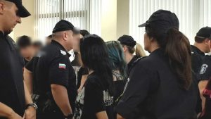 Съдът не пусна от ареста тийнейджърка, участвала в убийството на Младежки хълм