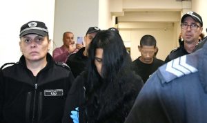 Хасковският окръжен съд остави в ареста майка и 14-годишния ѝ син за убийство в Димитровград