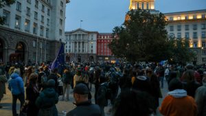 Граждански протест пред президентството с искане за оставката на кабинета „Радев“