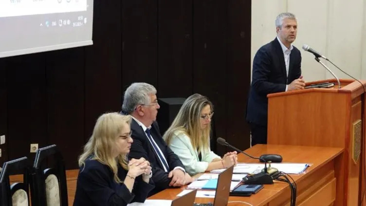 Варна остава без бюджет за 2026 г. и в края на октомври, Общината решава проблемите с градския транспорт