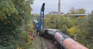 Седем вагона с амониева селитра дерайлираха в района на ЛВЗ в Русе