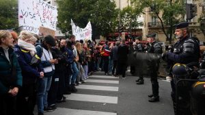 Хиляди отново излязоха на протест във Франция срещу скъпия живот, мобилизирани са 70 000 полицаи