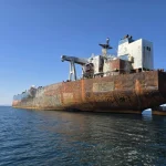 „Ейбъл“ е с пробойна и наводнено машинно отделение, ВМС не изключват потъване