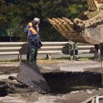 Нов водопровод в гаранция аварира край Евксиноград, пропадна пътят към Варна