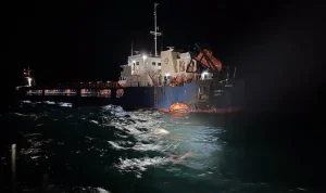 Подновиха операцията по изтеглянето на „Челси 3“ към Бургас