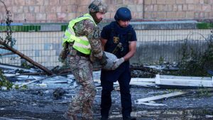 Русия нанесе удар по ключов мост над Днепър в Киев