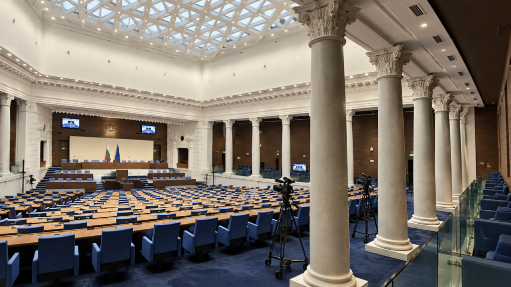 Липса на кворум провали извънредното заседание на парламента за „Петричкия Ескобар“