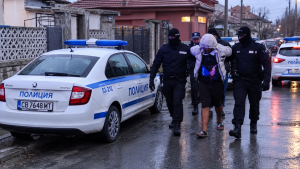 42-ма са задържани при акция срещу битовата престъпност и изборните нарушения във Варненско