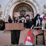 Продължават протестите на гимназистите и студентите във Франция