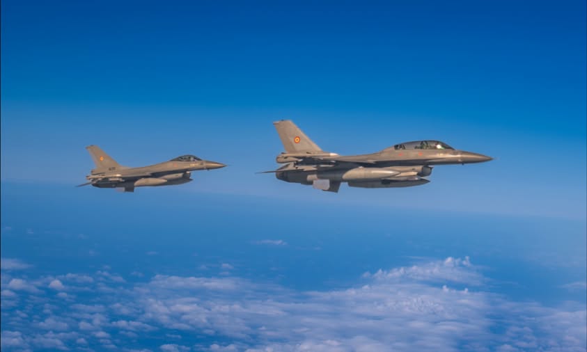 Румънски F-16 свалиха два дрона над Черно море