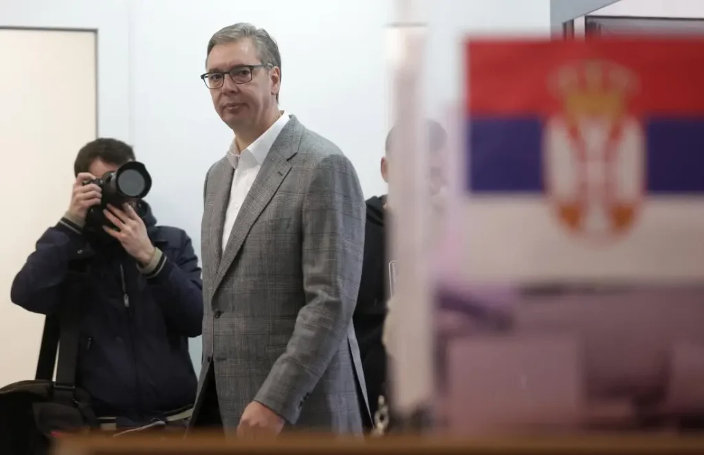 Вучич призна поражението си: Студентската листа печели изборите в Сърбия